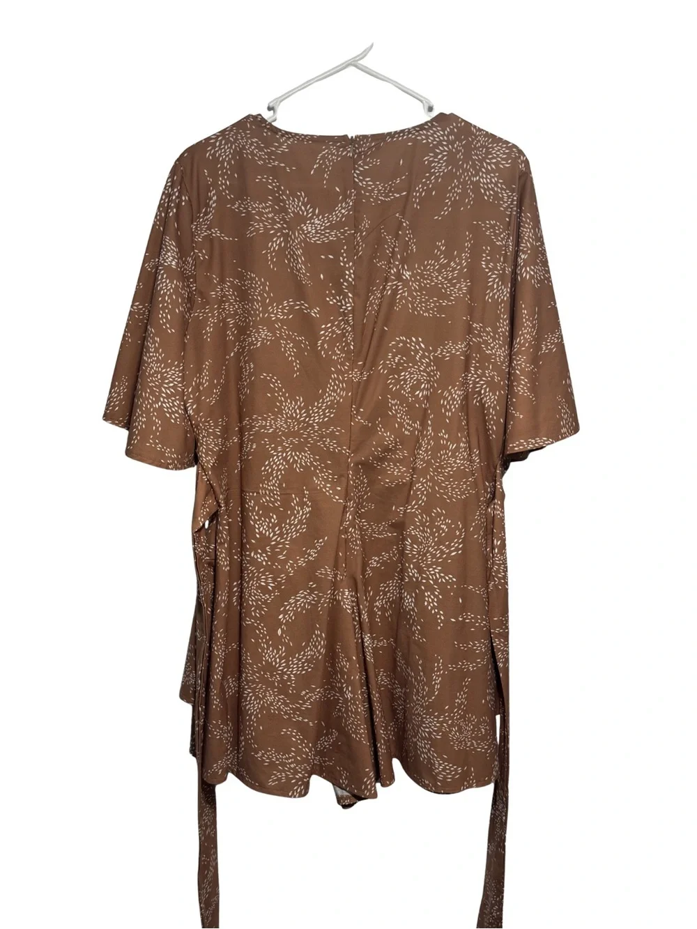 Amazon Brown Printed V-Neck Short Sleeve Romper - Picture 4 of 6
